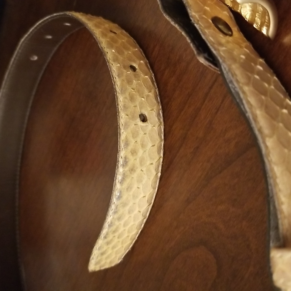 Fibbiol snakeskin belt.  Size small. Cream with golden pearl buckle - Picture 5 of 12
